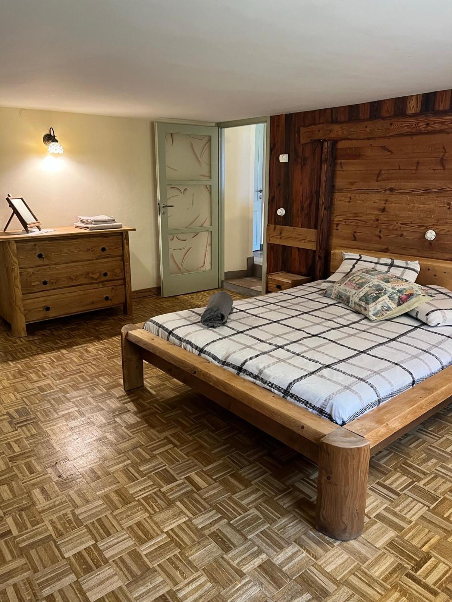 Profumo Di Legno Apartment Aosta Exterior photo